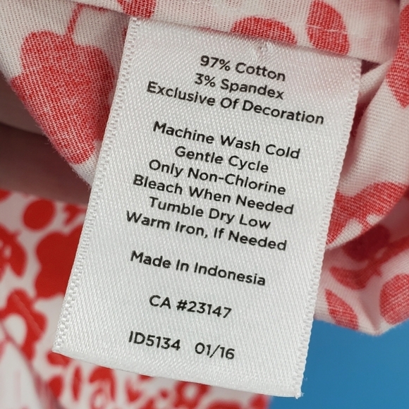 Talbots red and white flower button up top - Picture 4 of 13